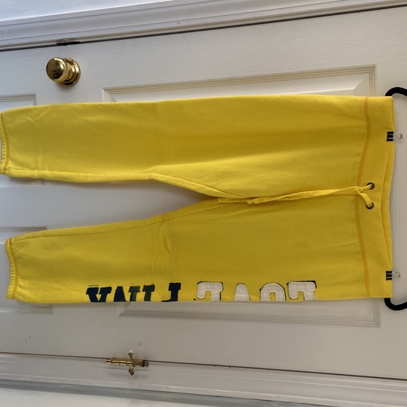 Victoria’s Secret track set - Picture 6 of 8